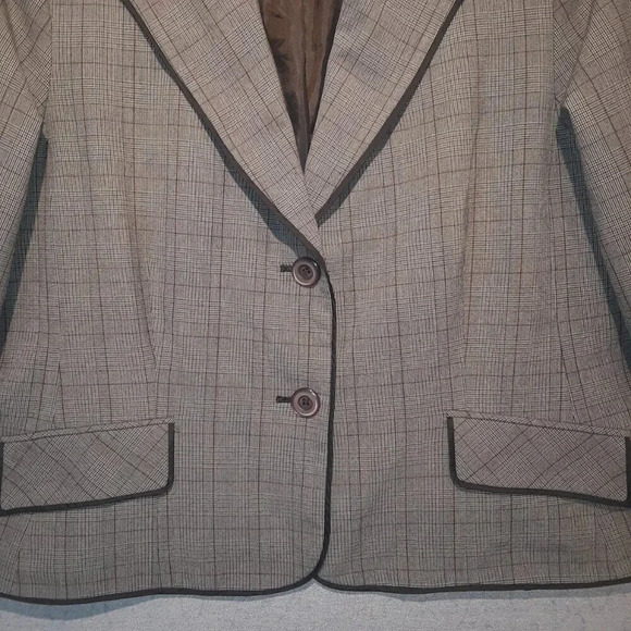 Norton McNaughton Woman's Brown Plaid Blazer Size 18W - Picture 4 of 16